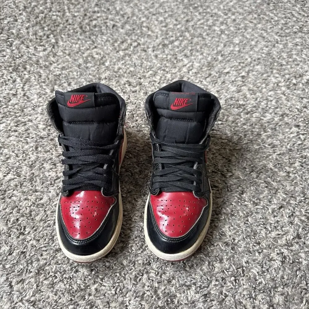 Nike Boys Air Jordan 1 Retro High OG PS Black Red Sneaker Shoes Sz 2Y